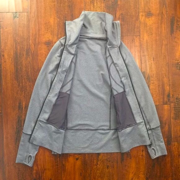 Lululemon In Stride Stripe Jacket - Picture 5 of 9